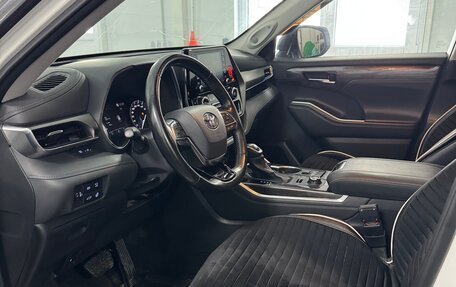 Toyota Highlander, 2021 год, 5 110 000 рублей, 6 фотография