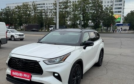 Toyota Highlander, 2021 год, 5 110 000 рублей, 3 фотография