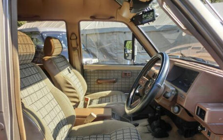 Nissan Safari IV, 1987 год, 1 300 000 рублей, 18 фотография