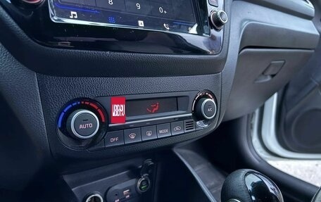KIA Rio III рестайлинг, 2016 год, 805 000 рублей, 13 фотография