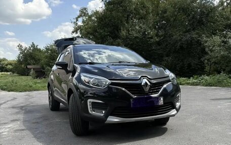 Renault Kaptur I рестайлинг, 2018 год, 1 400 000 рублей, 2 фотография