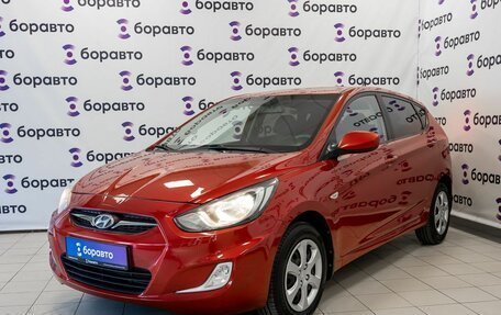 Hyundai Solaris II рестайлинг, 2012 год, 650 000 рублей, 3 фотография