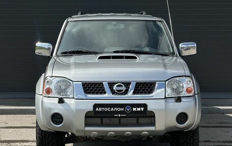 Nissan NP300, 2010 год, 1 499 000 рублей, 2 фотография