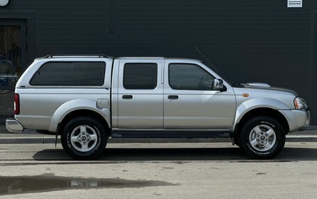 Nissan NP300, 2010 год, 1 499 000 рублей, 7 фотография