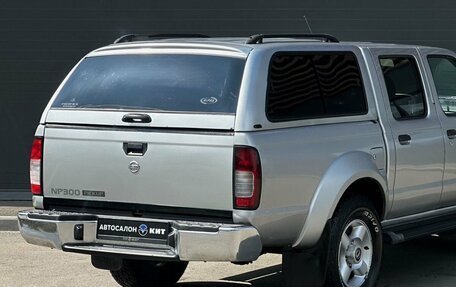 Nissan NP300, 2010 год, 1 499 000 рублей, 10 фотография