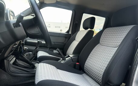 Nissan NP300, 2010 год, 1 499 000 рублей, 12 фотография