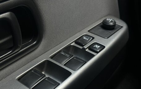 Nissan NP300, 2010 год, 1 499 000 рублей, 18 фотография