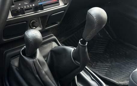 Nissan NP300, 2010 год, 1 499 000 рублей, 19 фотография