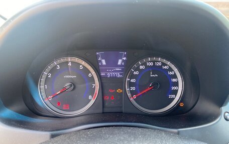 Hyundai Solaris II рестайлинг, 2013 год, 850 000 рублей, 4 фотография