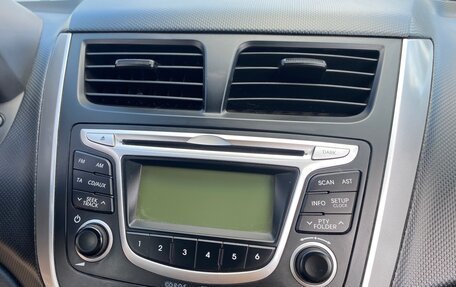 Hyundai Solaris II рестайлинг, 2013 год, 850 000 рублей, 5 фотография