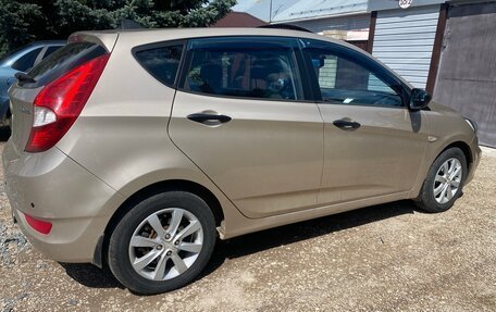 Hyundai Solaris II рестайлинг, 2013 год, 850 000 рублей, 2 фотография