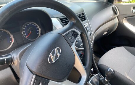 Hyundai Solaris II рестайлинг, 2013 год, 850 000 рублей, 7 фотография