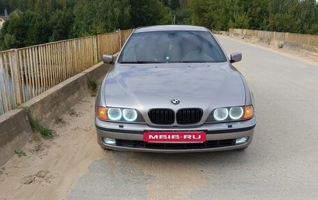 BMW 5 серия, 2000 год, 750 000 рублей, 3 фотография