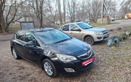 Opel Astra J, 2012 год, 850 000 рублей, 2 фотография