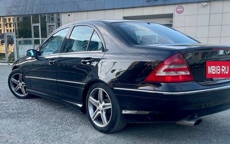 Mercedes-Benz C-Класс, 2005 год, 540 000 рублей, 4 фотография