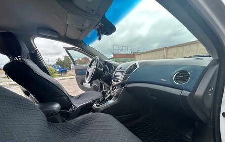 Chevrolet Cruze II, 2013 год, 900 000 рублей, 9 фотография