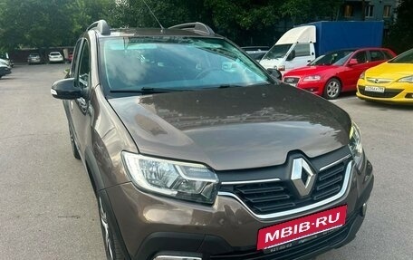 Renault Sandero II рестайлинг, 2018 год, 1 075 000 рублей, 2 фотография