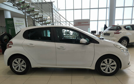 Peugeot 208 II, 2013 год, 670 000 рублей, 5 фотография