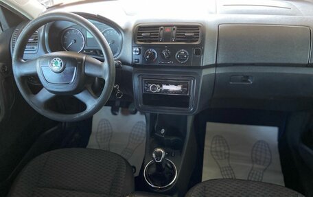 Skoda Fabia II, 2010 год, 319 000 рублей, 7 фотография