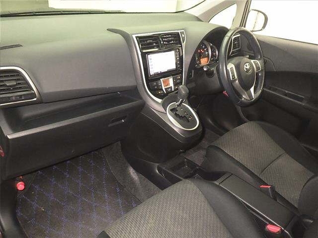 Toyota Ractis II, 2016 год, 1 027 000 рублей, 4 фотография
