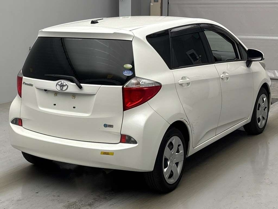 Toyota Ractis II, 2012 год, 854 000 рублей, 2 фотография