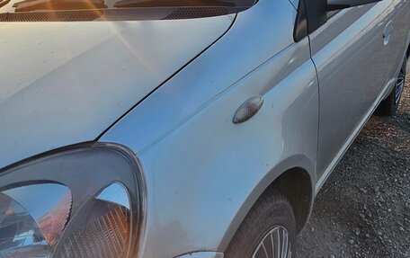 Toyota Vitz, 2000 год, 310 000 рублей, 3 фотография