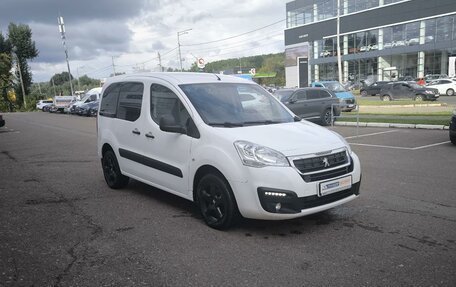 Peugeot Partner II рестайлинг 2, 2022 год, 1 675 000 рублей, 3 фотография