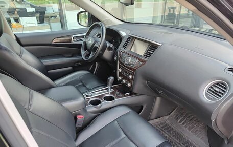 Nissan Pathfinder, 2016 год, 1 650 000 рублей, 13 фотография