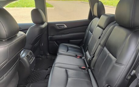 Nissan Pathfinder, 2016 год, 1 650 000 рублей, 15 фотография