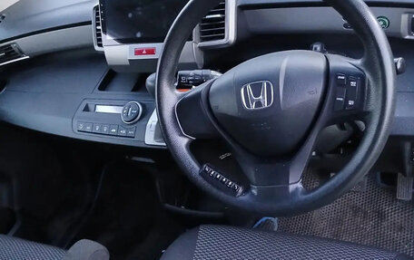 Honda Freed I, 2011 год, 900 000 рублей, 3 фотография