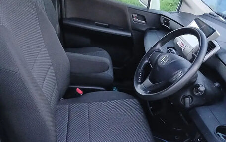 Honda Freed I, 2011 год, 900 000 рублей, 4 фотография