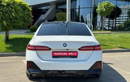 BMW 5 серия, 2023 год, 6 150 000 рублей, 6 фотография
