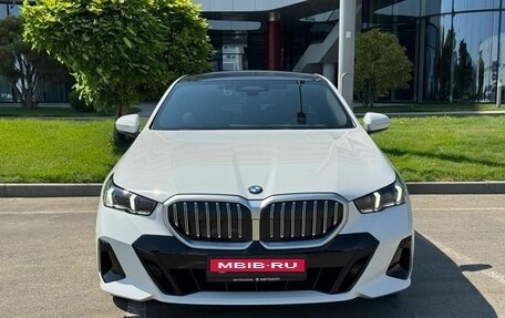 BMW 5 серия, 2023 год, 6 150 000 рублей, 2 фотография