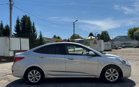 Hyundai Solaris II рестайлинг, 2012 год, 800 000 рублей, 2 фотография