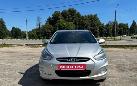 Hyundai Solaris II рестайлинг, 2012 год, 800 000 рублей, 8 фотография