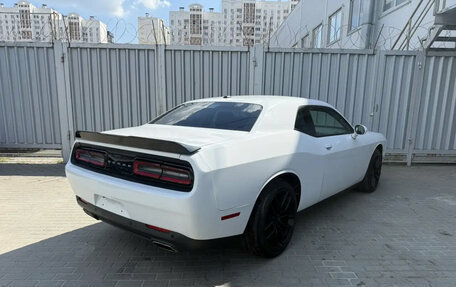 Dodge Challenger III рестайлинг 2, 2017 год, 2 850 000 рублей, 4 фотография