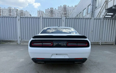 Dodge Challenger III рестайлинг 2, 2017 год, 2 850 000 рублей, 5 фотография