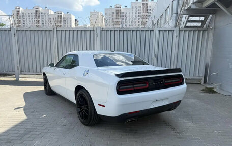 Dodge Challenger III рестайлинг 2, 2017 год, 2 850 000 рублей, 6 фотография