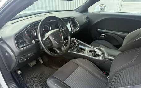 Dodge Challenger III рестайлинг 2, 2017 год, 2 850 000 рублей, 13 фотография