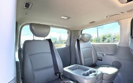 Hyundai Grand Starex Grand Starex I рестайлинг 2, 2013 год, 2 200 000 рублей, 16 фотография