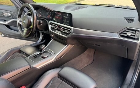 BMW 3 серия, 2019 год, 3 100 000 рублей, 21 фотография