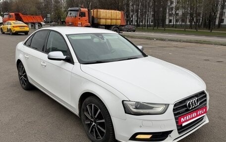 Audi A4, 2012 год, 1 300 000 рублей, 4 фотография