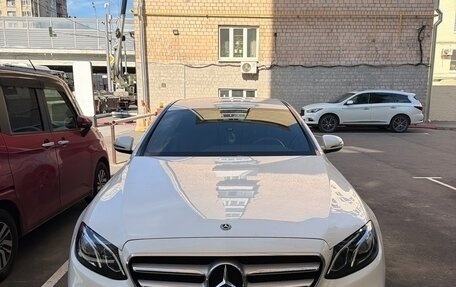 Mercedes-Benz E-Класс, 2019 год, 3 500 000 рублей, 1 фотография