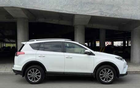 Toyota RAV4, 2015 год, 2 580 000 рублей, 4 фотография