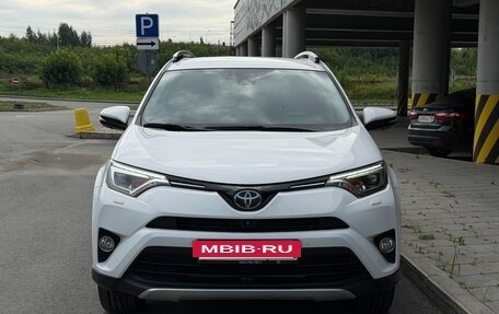 Toyota RAV4, 2015 год, 2 580 000 рублей, 3 фотография