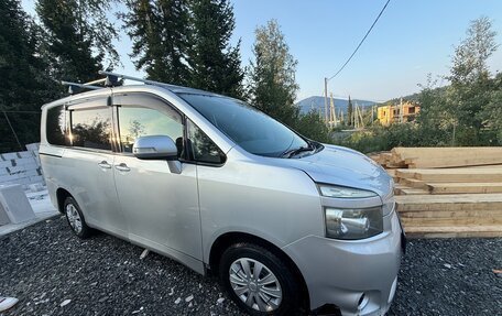 Toyota Voxy II, 2008 год, 1 200 000 рублей, 3 фотография