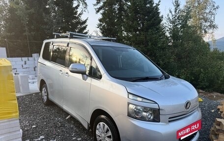 Toyota Voxy II, 2008 год, 1 200 000 рублей, 2 фотография
