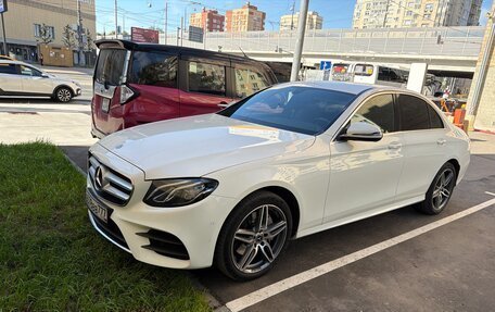 Mercedes-Benz E-Класс, 2019 год, 3 500 000 рублей, 3 фотография