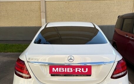 Mercedes-Benz E-Класс, 2019 год, 3 500 000 рублей, 4 фотография