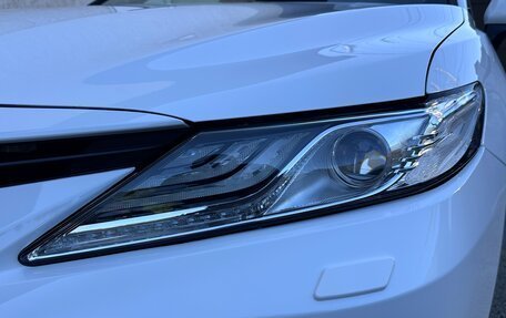 Toyota Camry, 2022 год, 3 300 000 рублей, 6 фотография